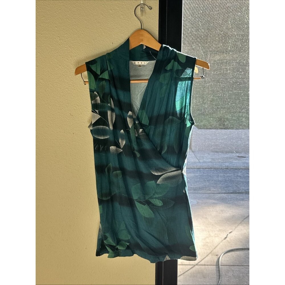 Cabi Medium Sleeveless Green Plant Pattern Top
